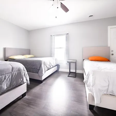 Comfy 4Br, 1 Bath Near The Falls & Casino Niagara Falls Exterior photo