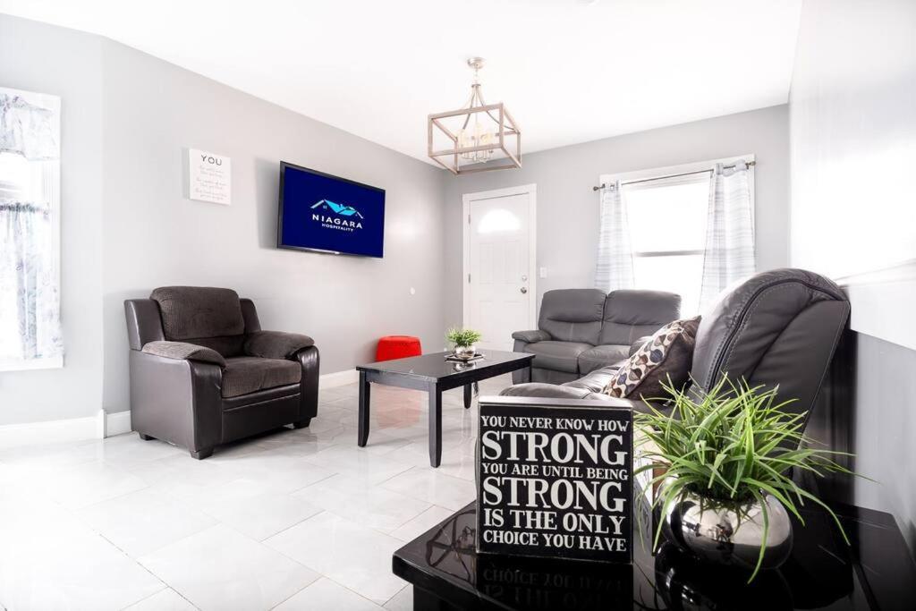 Comfy 4br, 1 Bath Near The Falls & Casino Apartment Niagara Falls