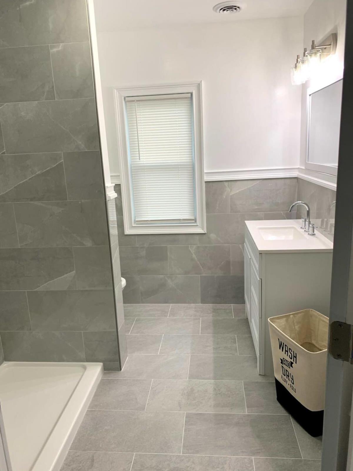 Comfy 4br, 1 Bath Near The Falls & Casino Apartment
