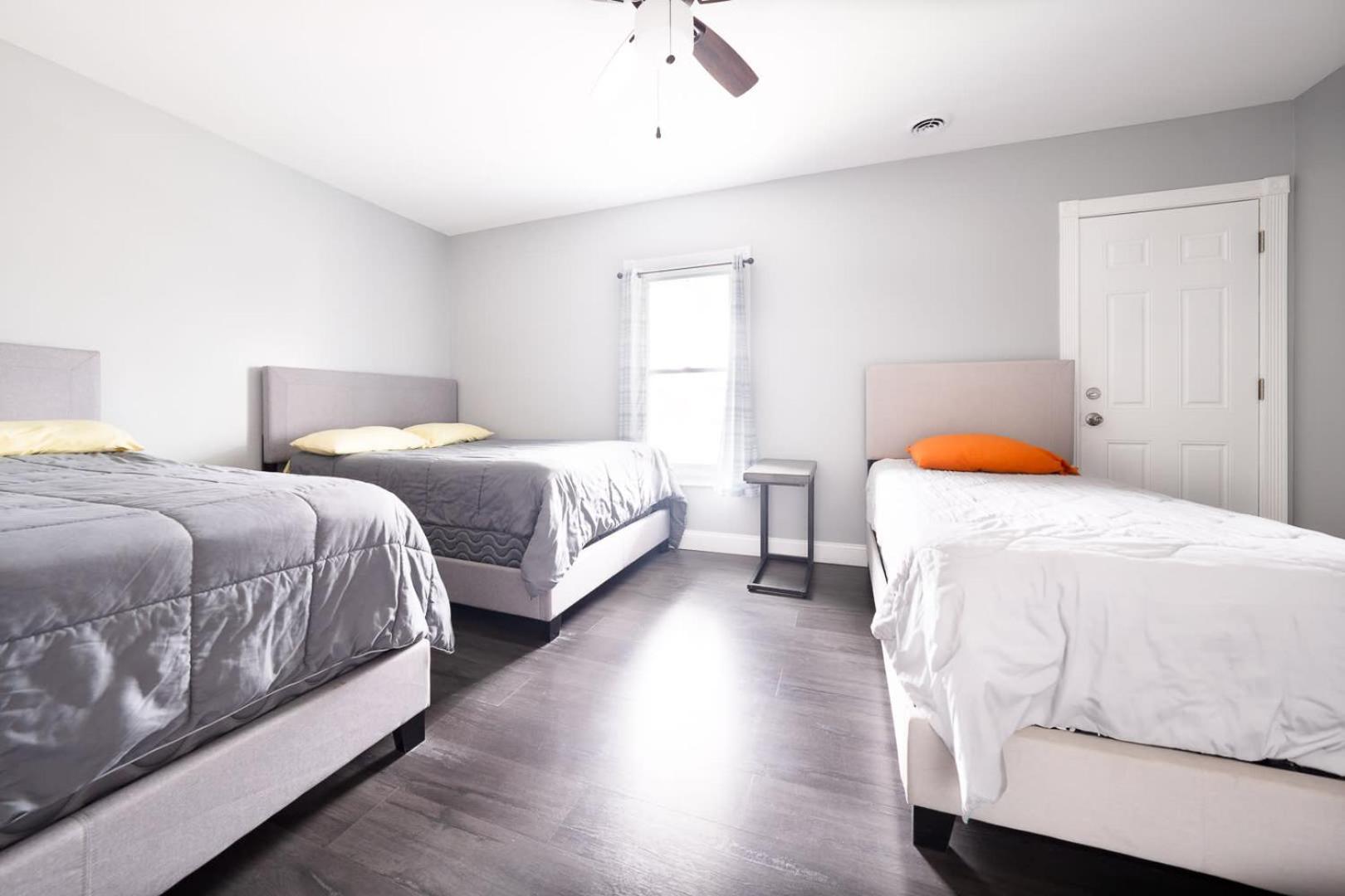 Apartment Comfy 4br, 1 Bath Near The Falls & Casino