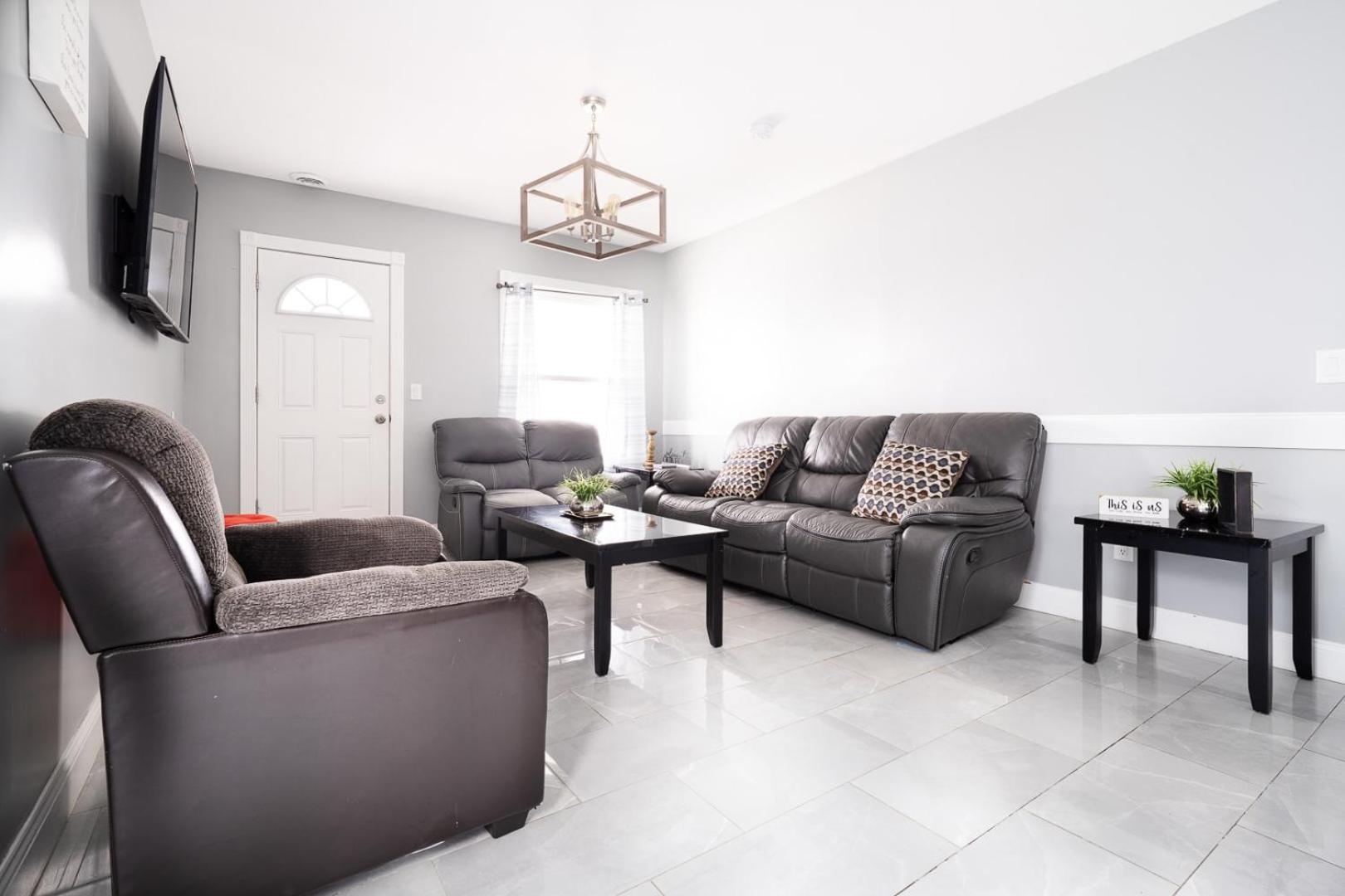 Apartment Comfy 4br, 1 Bath Near The Falls & Casino *